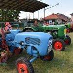 Održana izložba starih traktora i tradicijska vršidba žita