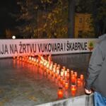Upaljene svijeće za žrtvu Vukovara i Škabrnje