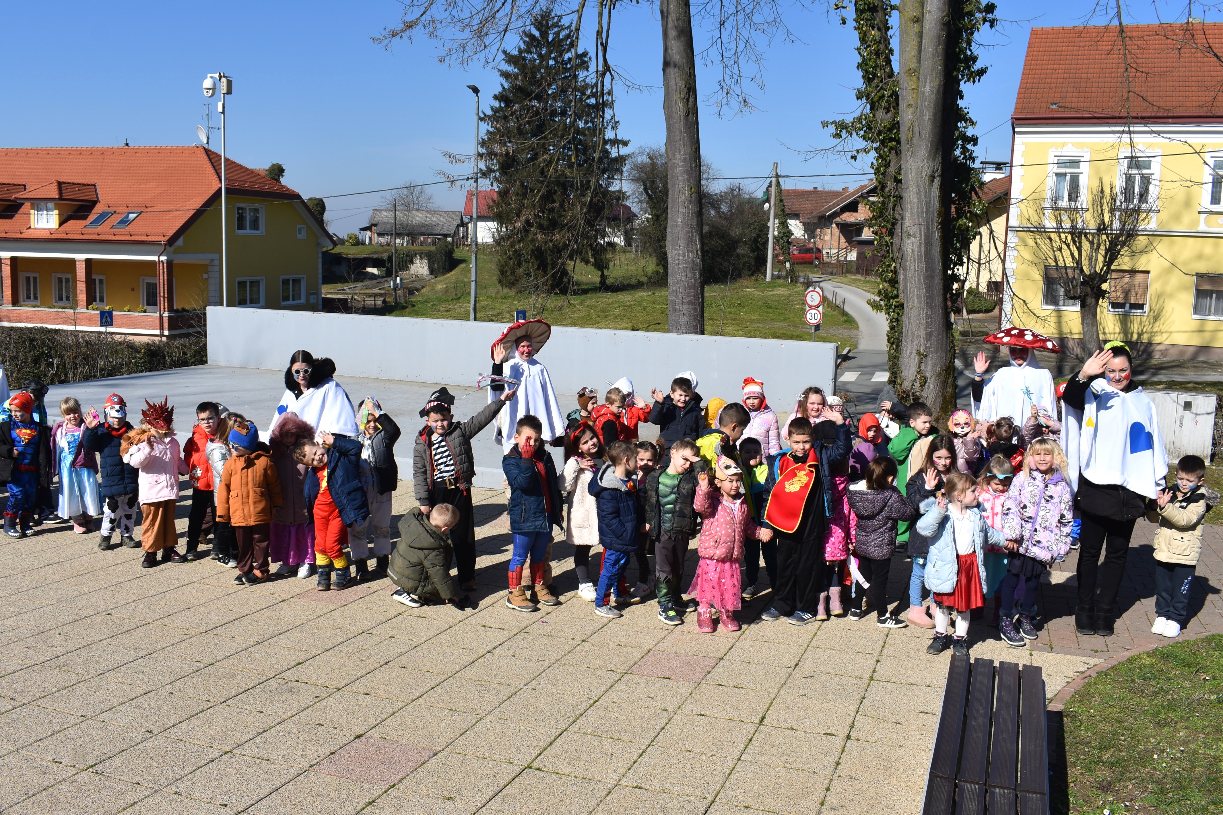 Maškare iz vrtića u posjetu općinskom načelniku