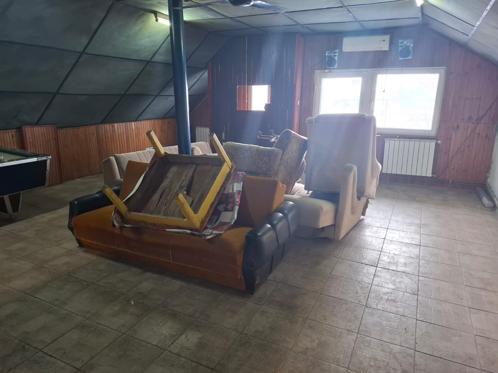 U TIJEKU OBNOVA I UREĐENJE PROSTORIJE ZA MLADE U PILJENICAMA